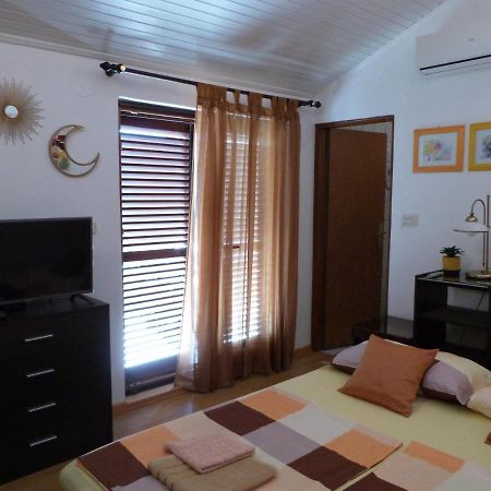 Apartments Eva ซูโกชัน ภายนอก รูปภาพ