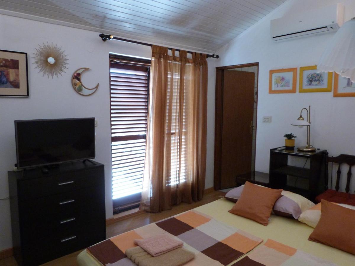 Apartments Eva ซูโกชัน ภายนอก รูปภาพ