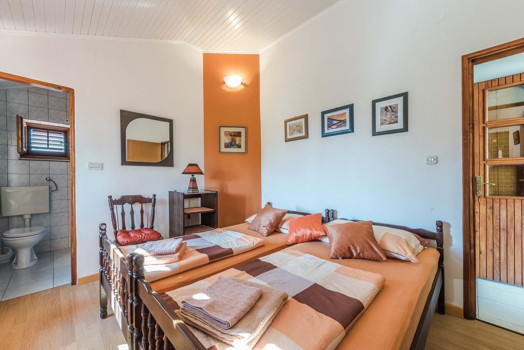 Apartments Eva ซูโกชัน ภายนอก รูปภาพ
