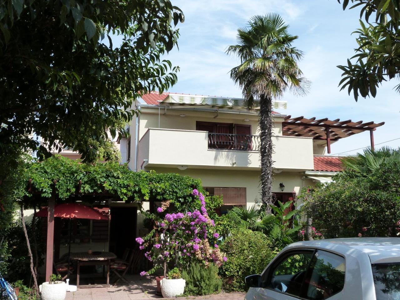 Apartments Eva ซูโกชัน ภายนอก รูปภาพ